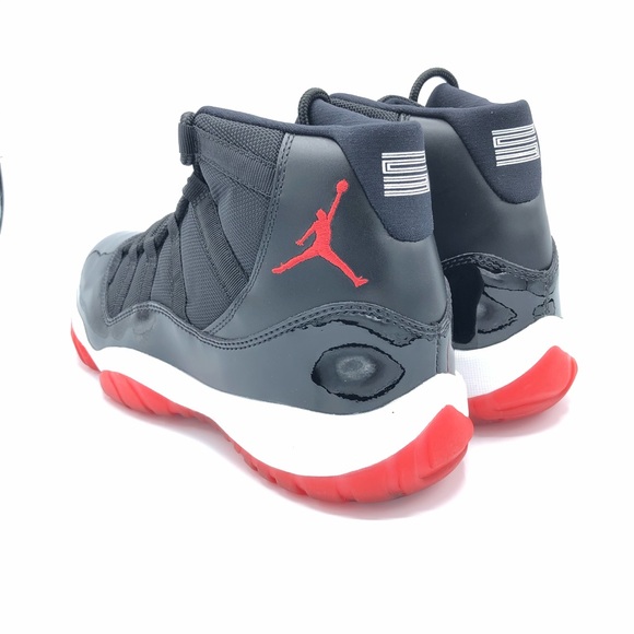 AIR JORDAN 11 RETRO size 10.5 - Picture 4 of 16